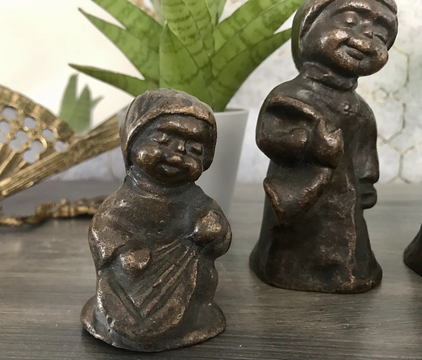 6x Vintage Bronze Figur Kinder Skulpturen Limpke u.a. Mädchen mit Puppe SCHÖN!