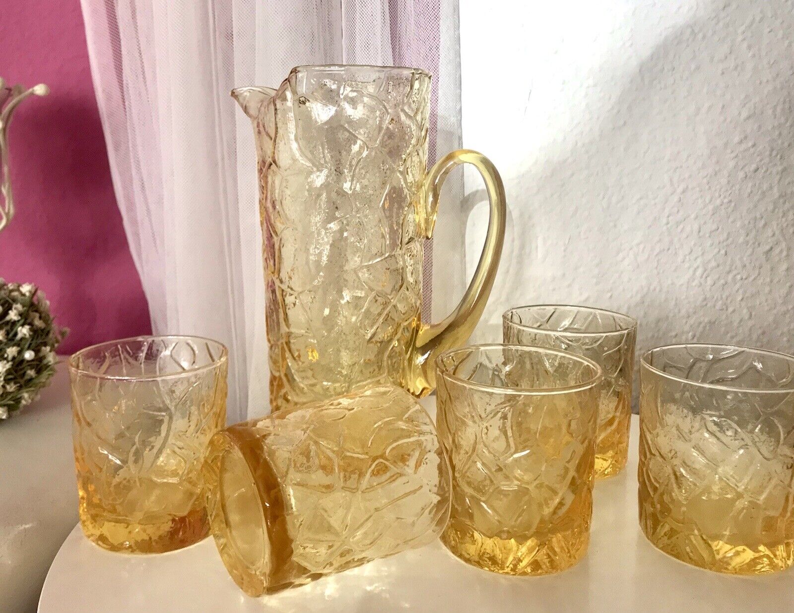 Vintage Designer 60er 70er Krug Kanne Karaffe 5 Becher gelb Glas Reptil Struktur