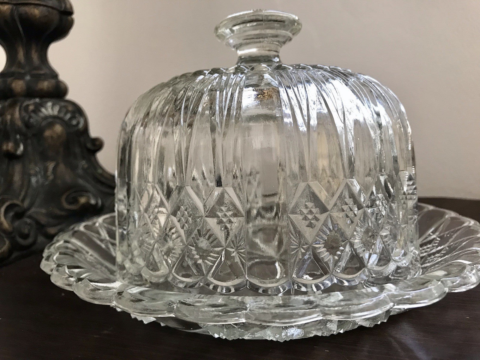 Antik Art Déco Glas Pressglas Käseglocke Butterglocke Glas