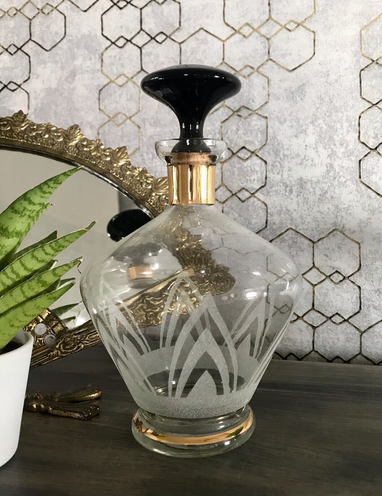 Antik Art Déco Likör Karaffe Glas schwarzer Stopfen Kröselaufschmelzungen