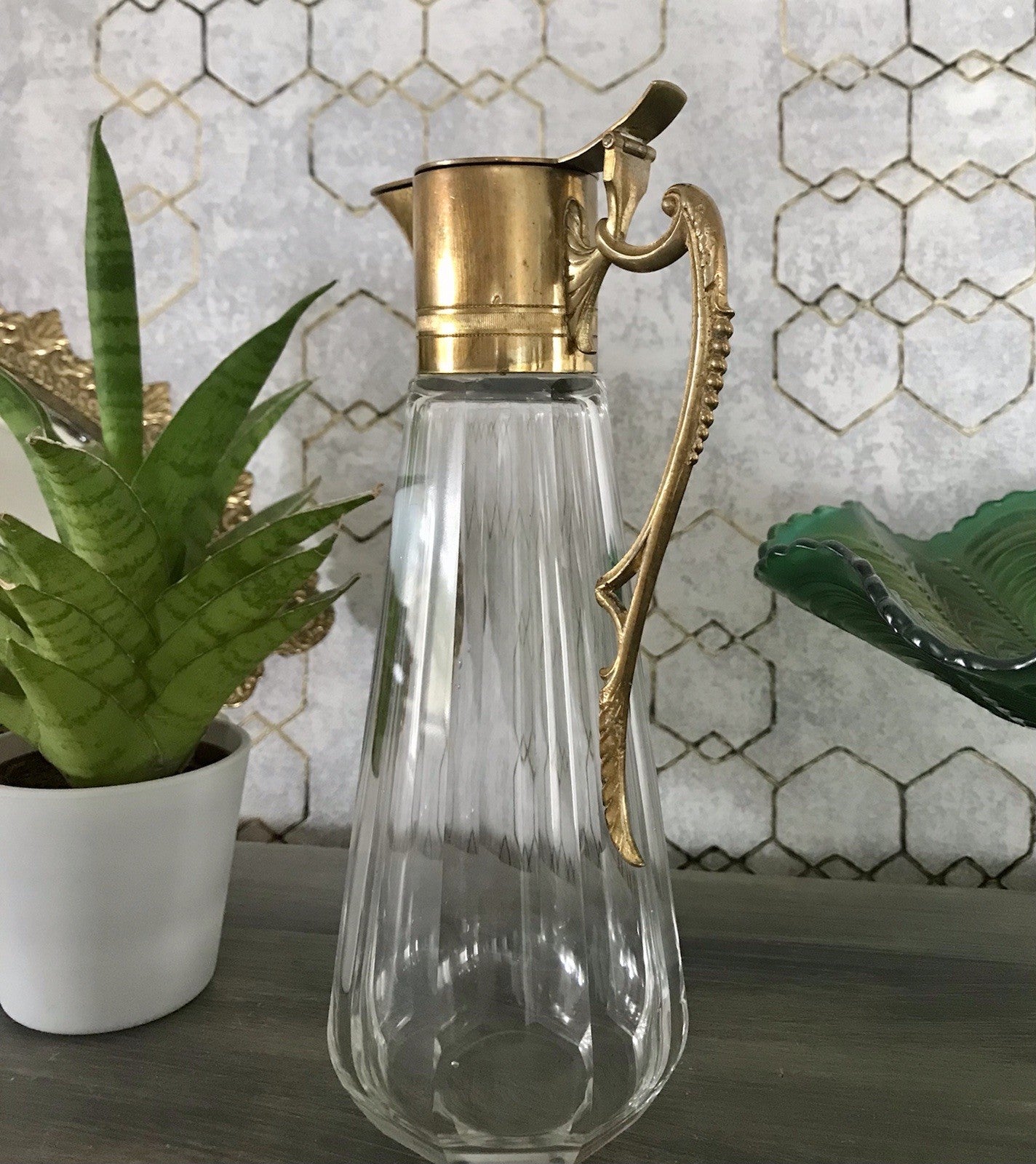 Antik Karaffe Dekanter Messing vergoldet? Metallmontur Glas Flächenschliff Edel!