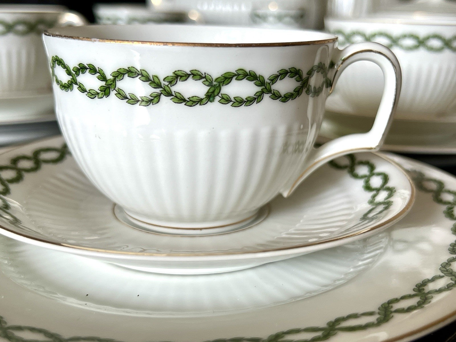 Edel antik Hutschenreuther Porzellan Kaffeeservice 10 + Pers. weiß Lorbeerkranz