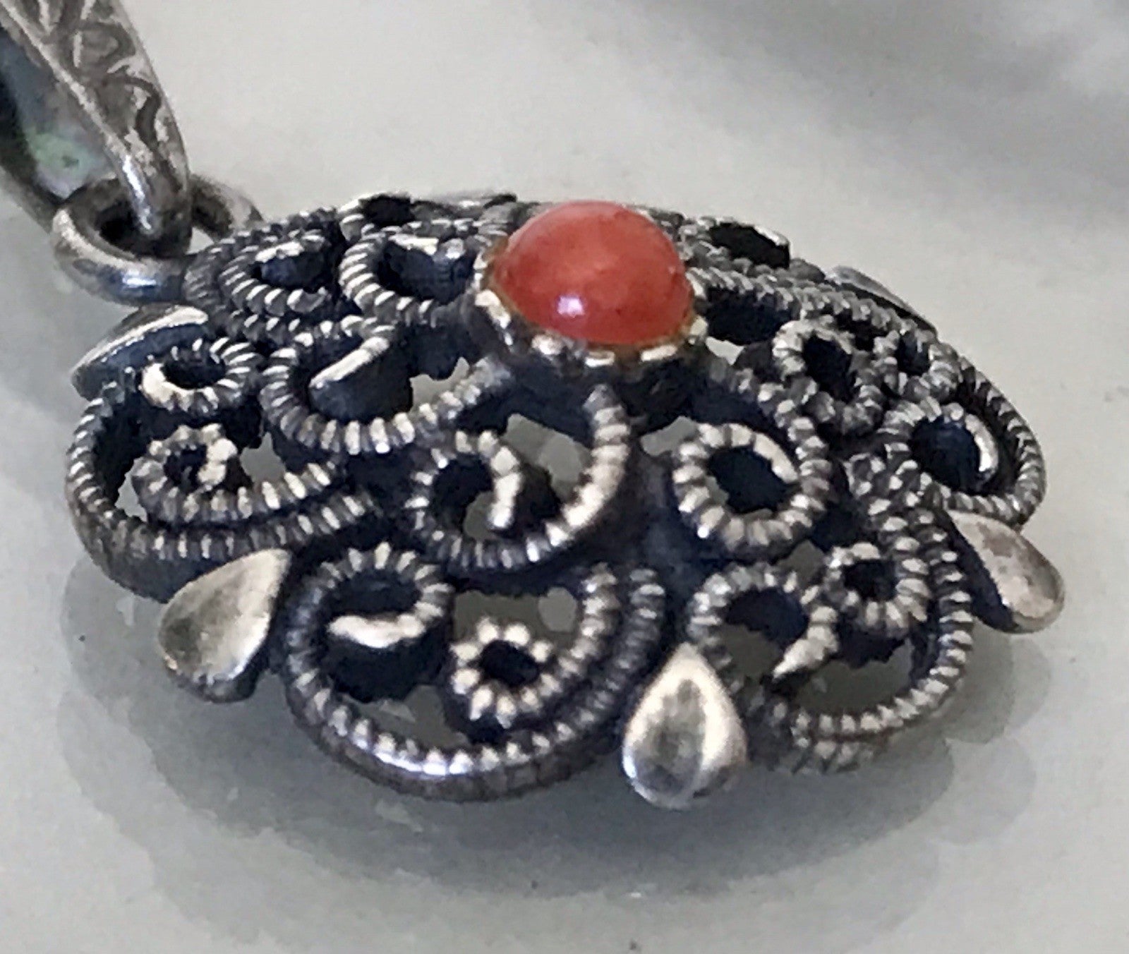 Antik Jugendstil Art Déco Anhänger 800 Silber filigran Koralle?
