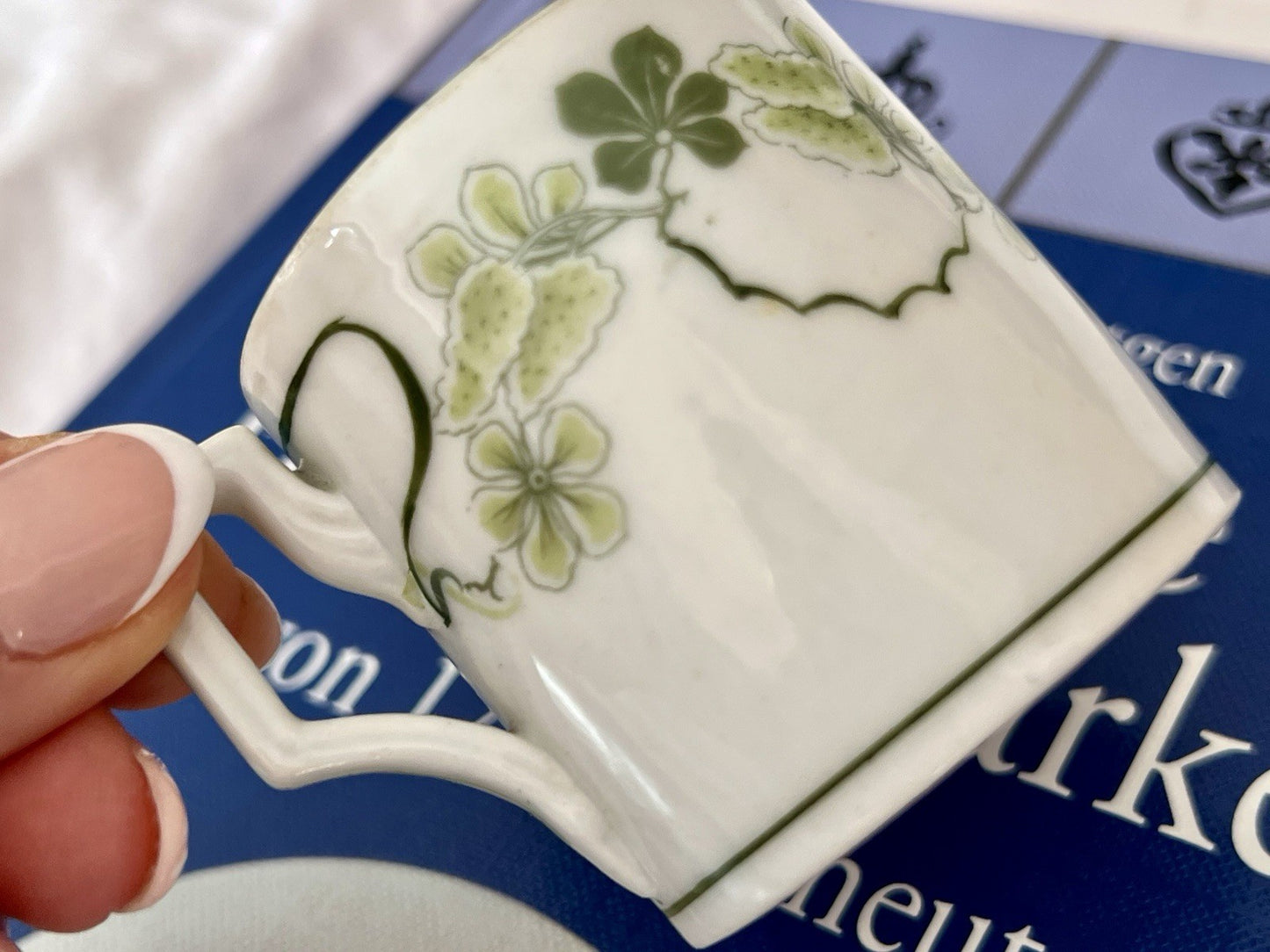 Antik Jugendstil Porzellan 1 (von 2)  Mokka Tasse Bloch Dr. Widera&Co fein