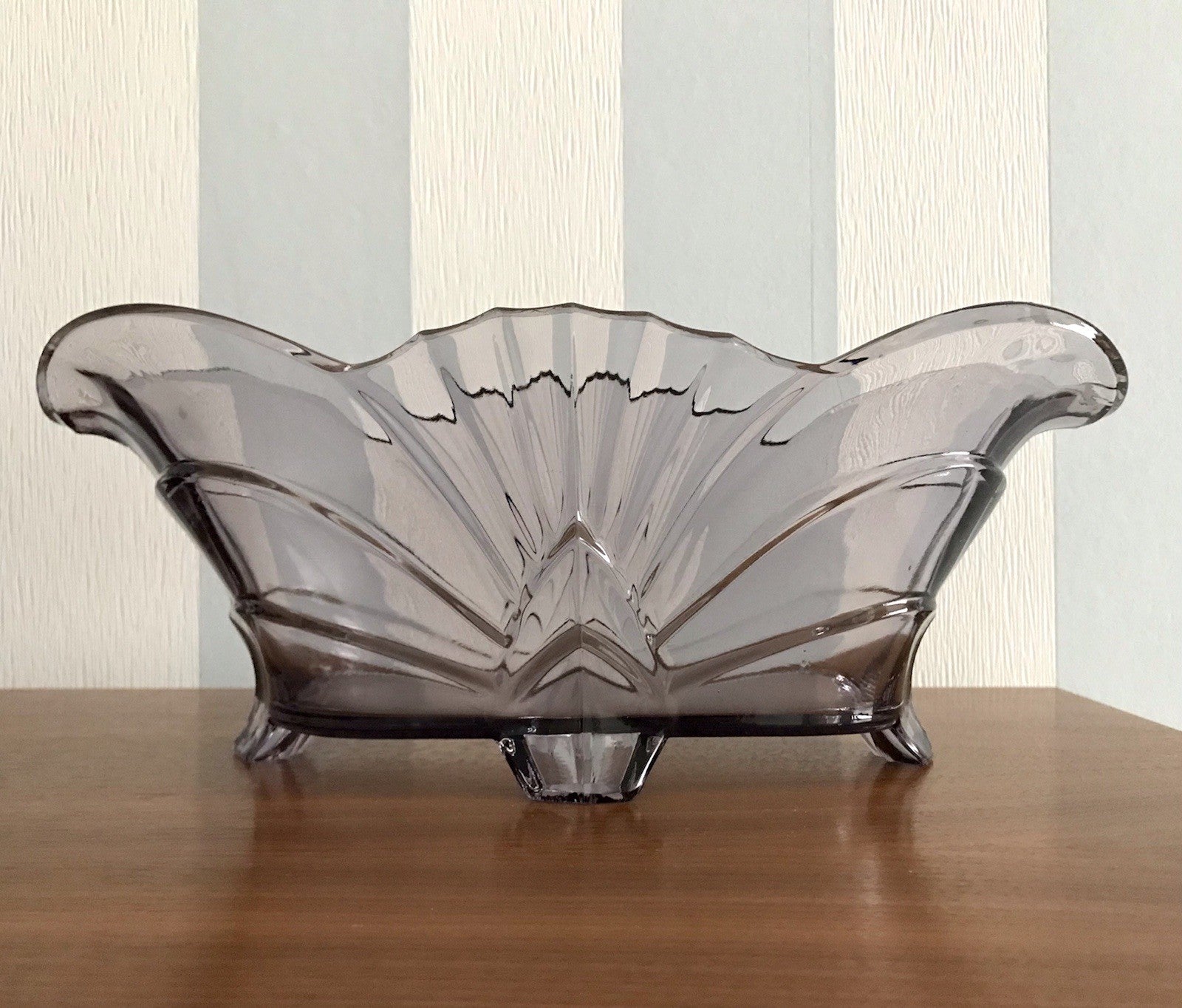 Antik Art Déco lila Pressglas Schale Glas Brockwitz Fruchtschale 1941 Jardiniere