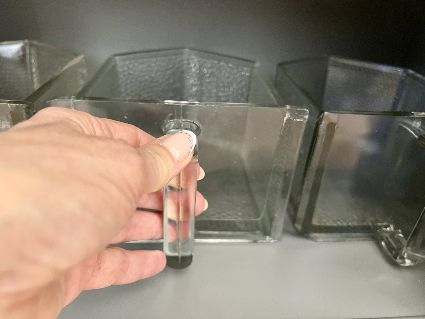 Antik Art Déco 8 Glas Schütten Pressglas von Poncet