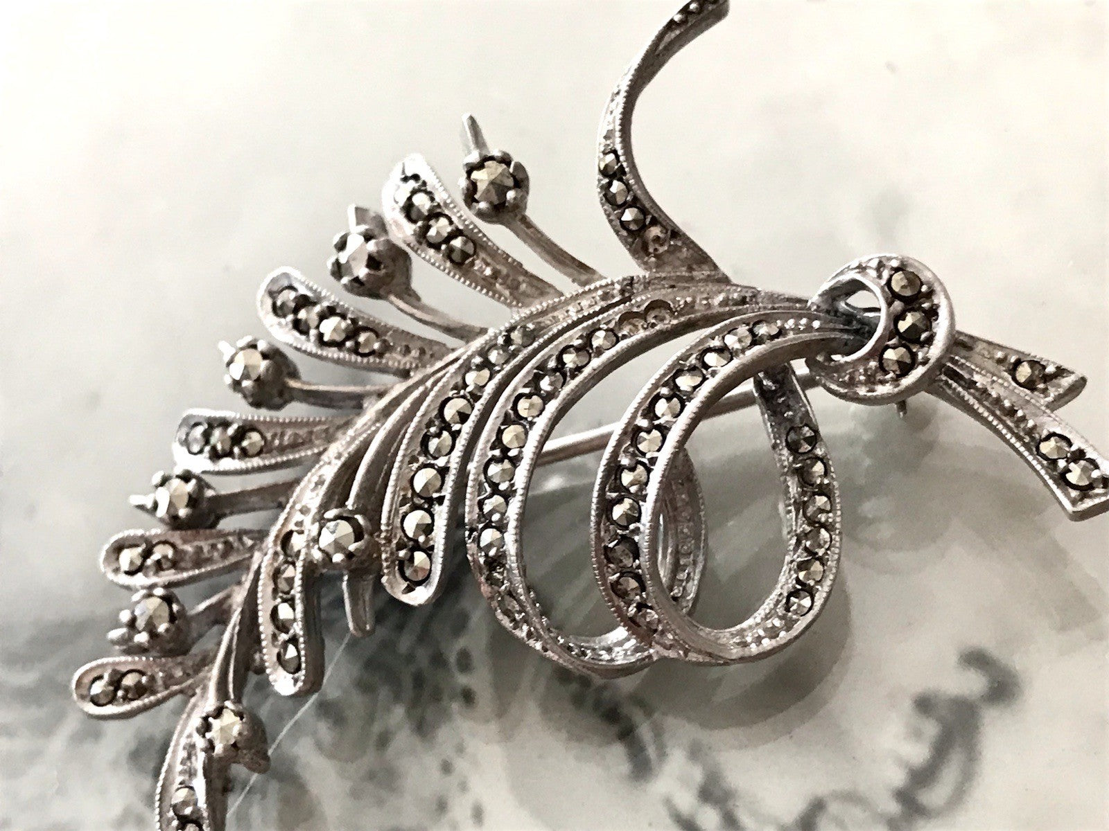 Antik Art Déco Edel prachtvoll Brosche Silber 835 Markasite