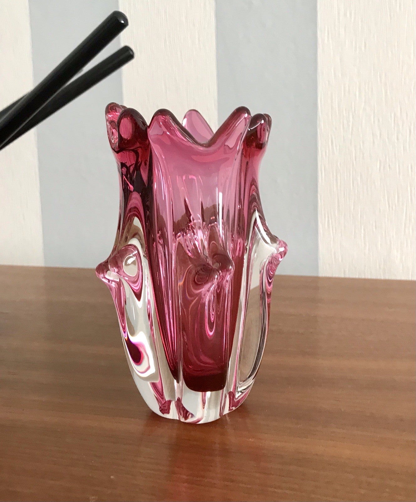 Vintage Glasvase Vase 60er Jahre Glas rubinrot pink rot