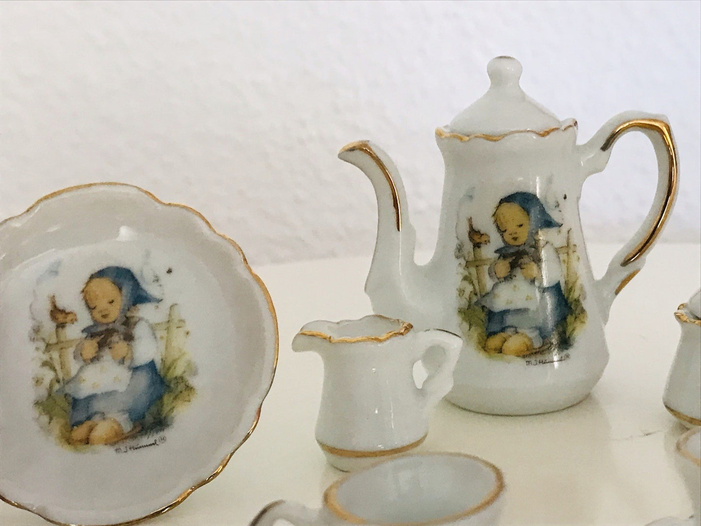 Puppenservice Porzellan Kaffeeservice Geschirr Miniatur Hummel Er liebt mich