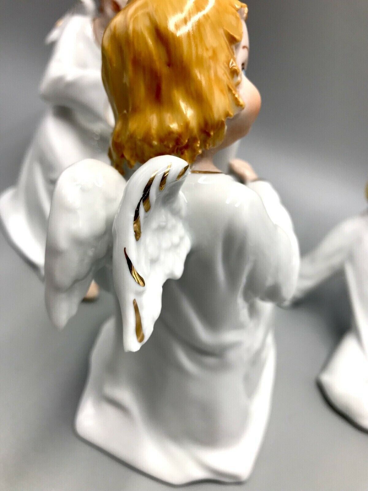 Weihnachten 2 ältere schöne 19 cm große Engel mit Harfe Porzellan Figuren
