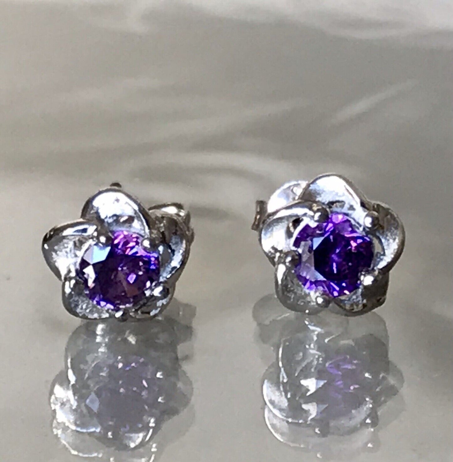 Ohrstecker Ohrringe Silber 925 Amethyst ? geschliffen Schöne Fassung