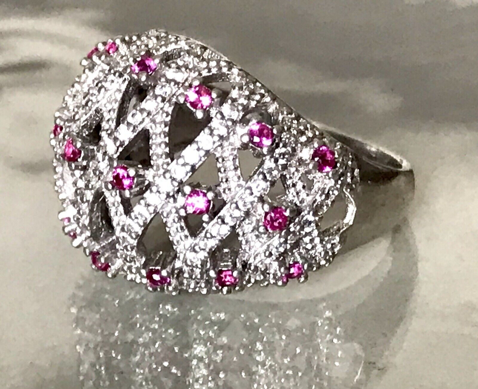 Elegant Wunderschöner DAMEN RING Silber 925 Gr.55 17,5 Rubine?