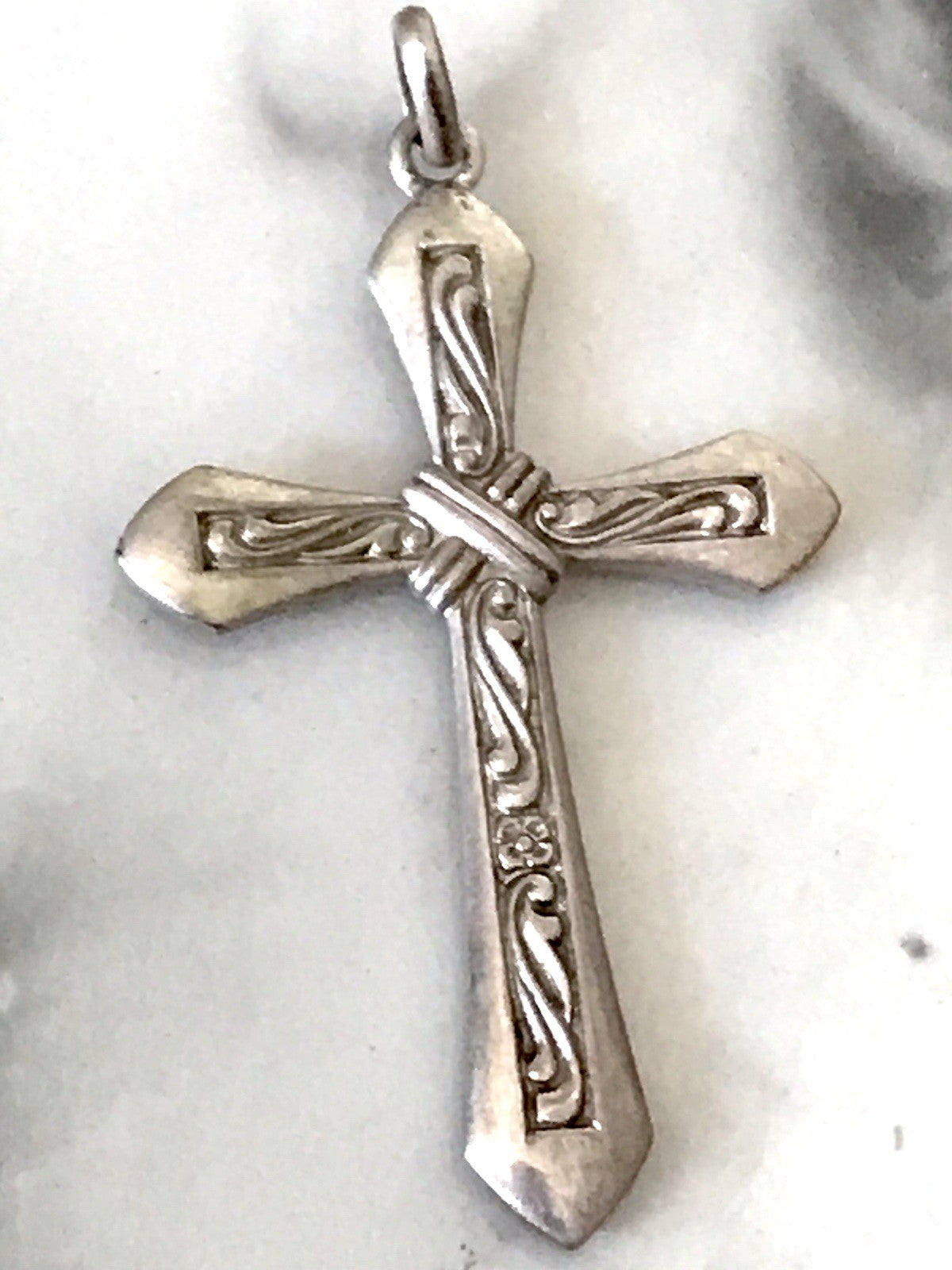Antik alt schöne Form 835 Silber Kreuz Anhänger Kettenanhänger Relief