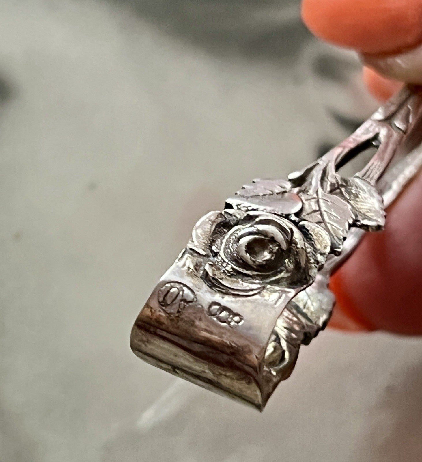 Antik? alt elegant 800 Silber Zuckerzange Hildesheimer Rose Hühnerbein-Greifer