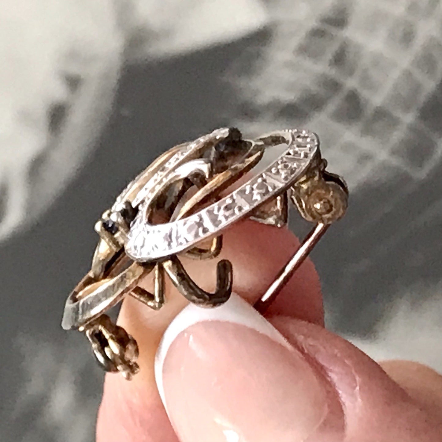 Vintage TeKa Designer Anhänger Brosche Amerik. Doublè vergoldet blauer Stein