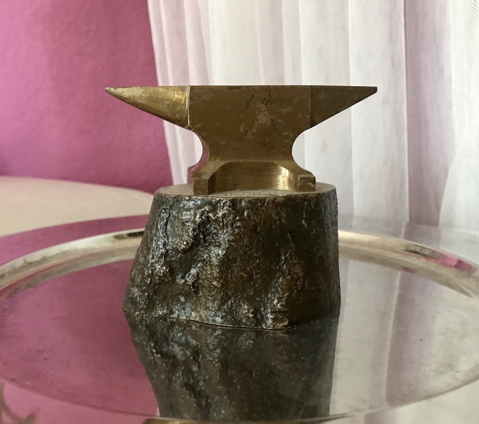 Vintage Mini Amboss Siemag Goldschmied Uhrmacher auf Sockel Brutalist Siegen