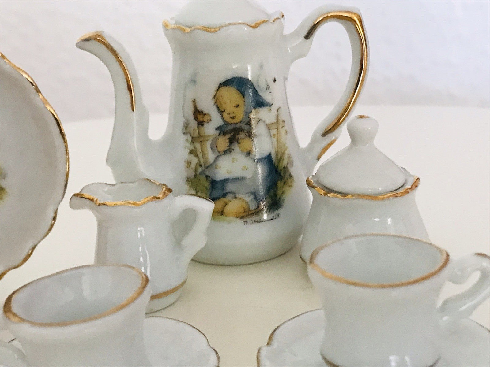 Puppenservice Porzellan Kaffeeservice Geschirr Miniatur Hummel Er liebt mich