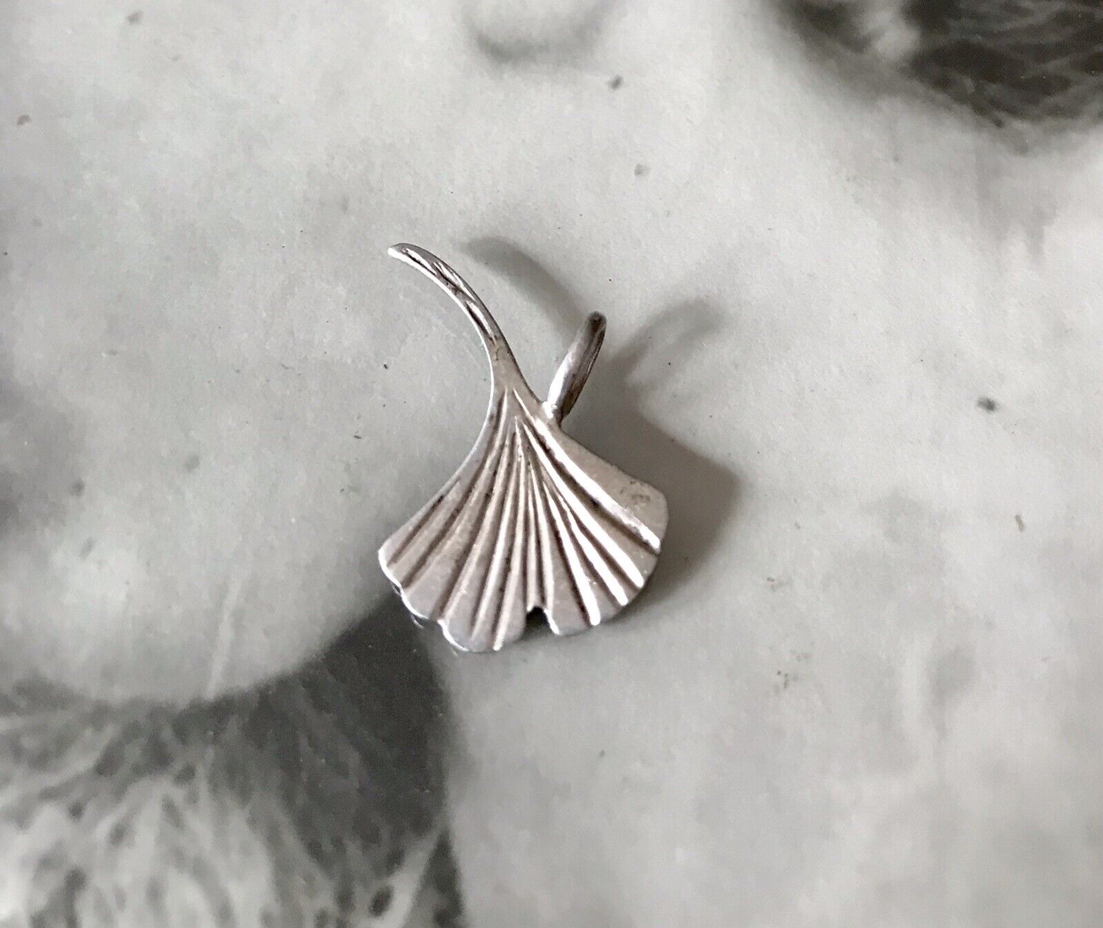 Antik alt Anhänger Kettenanhänger 925 Silber Gingko Blatt EDEL