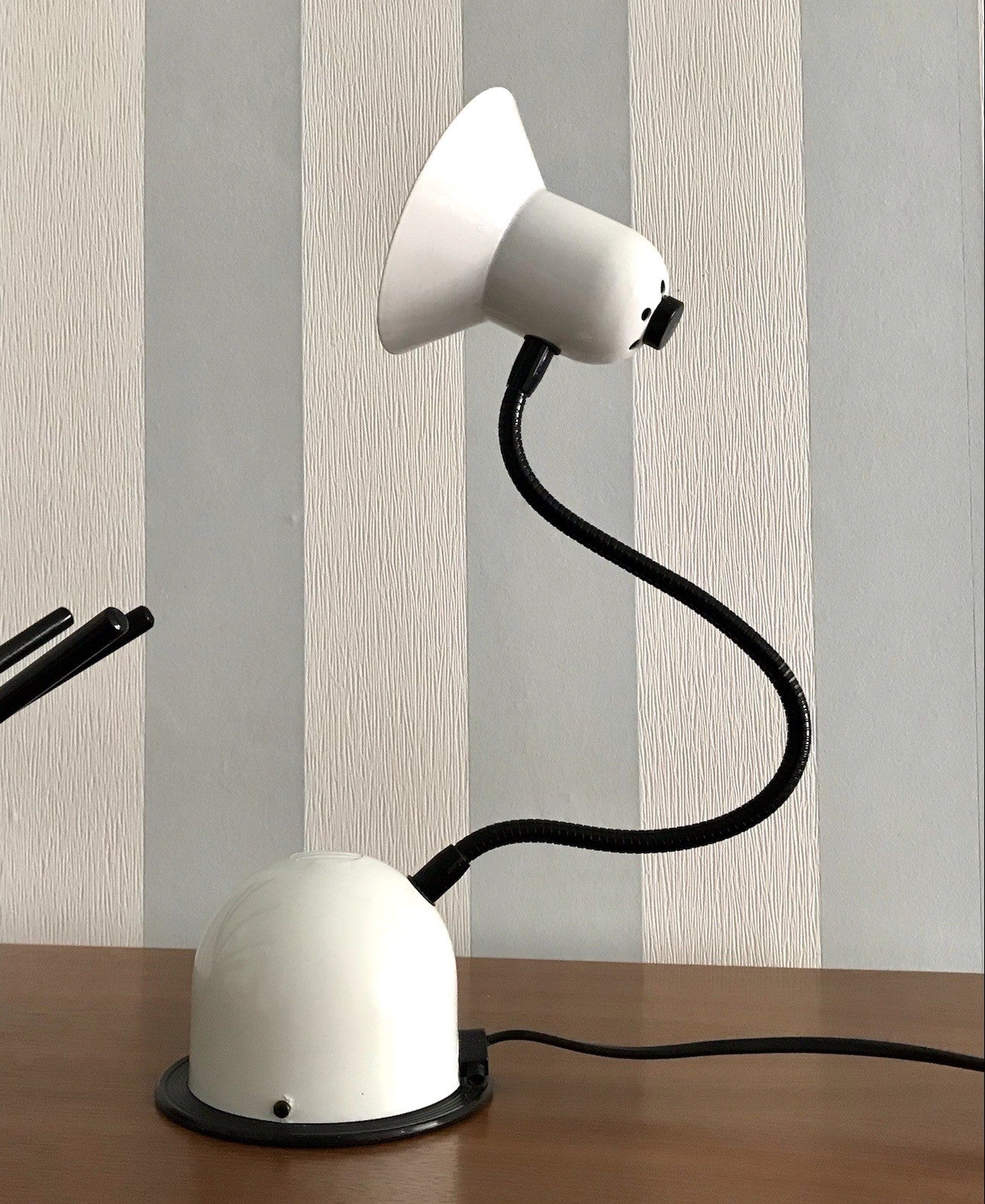 Vintage 70er Gelenkarm Tischleuchte Lampe Leuchte Stilplast Italy schwarz weiß