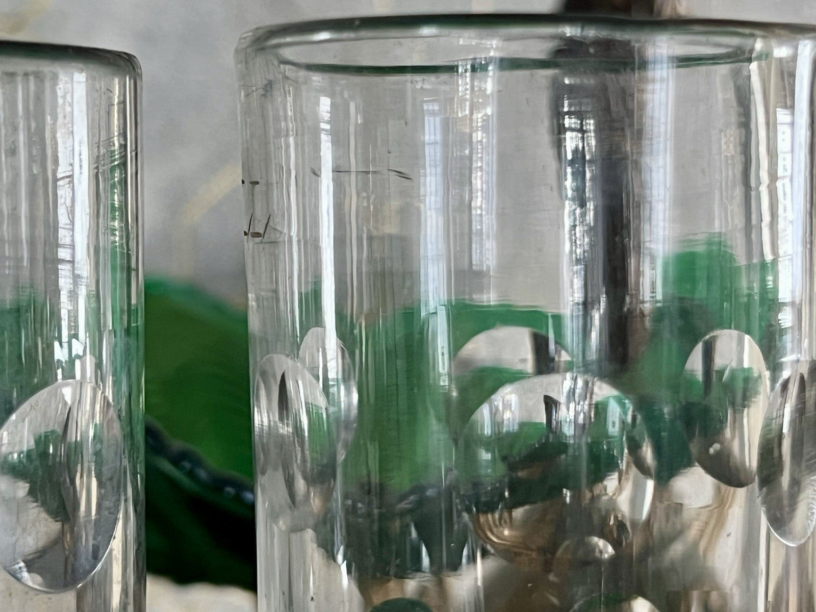 Antik ~1870 2 hohe Becher Gläser Glas Schälschliff  Oliven Eichstrich Dubben?