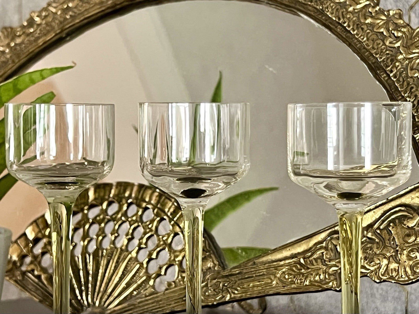 Antik 3x Jugendstil Art Déco Glas Likörgläser Stiel grüngelb optisch gerippt