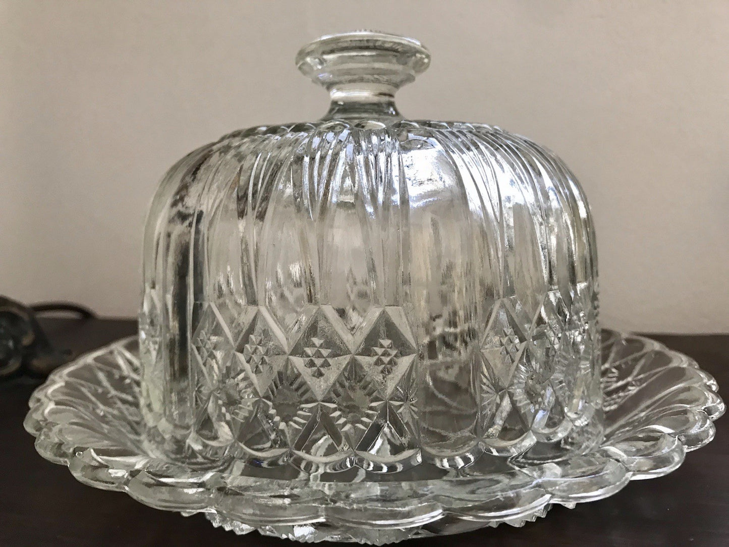 Antik Art Déco Glas Pressglas Käseglocke Butterglocke Glas