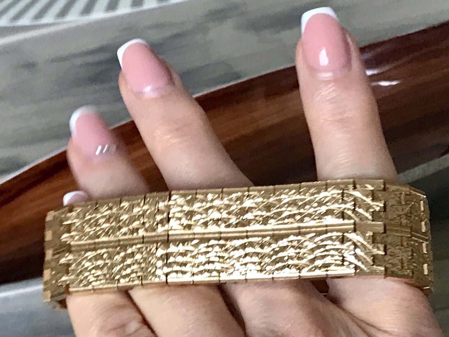 Vintage wunderschönes breites Teppicharmband Armband vergoldet