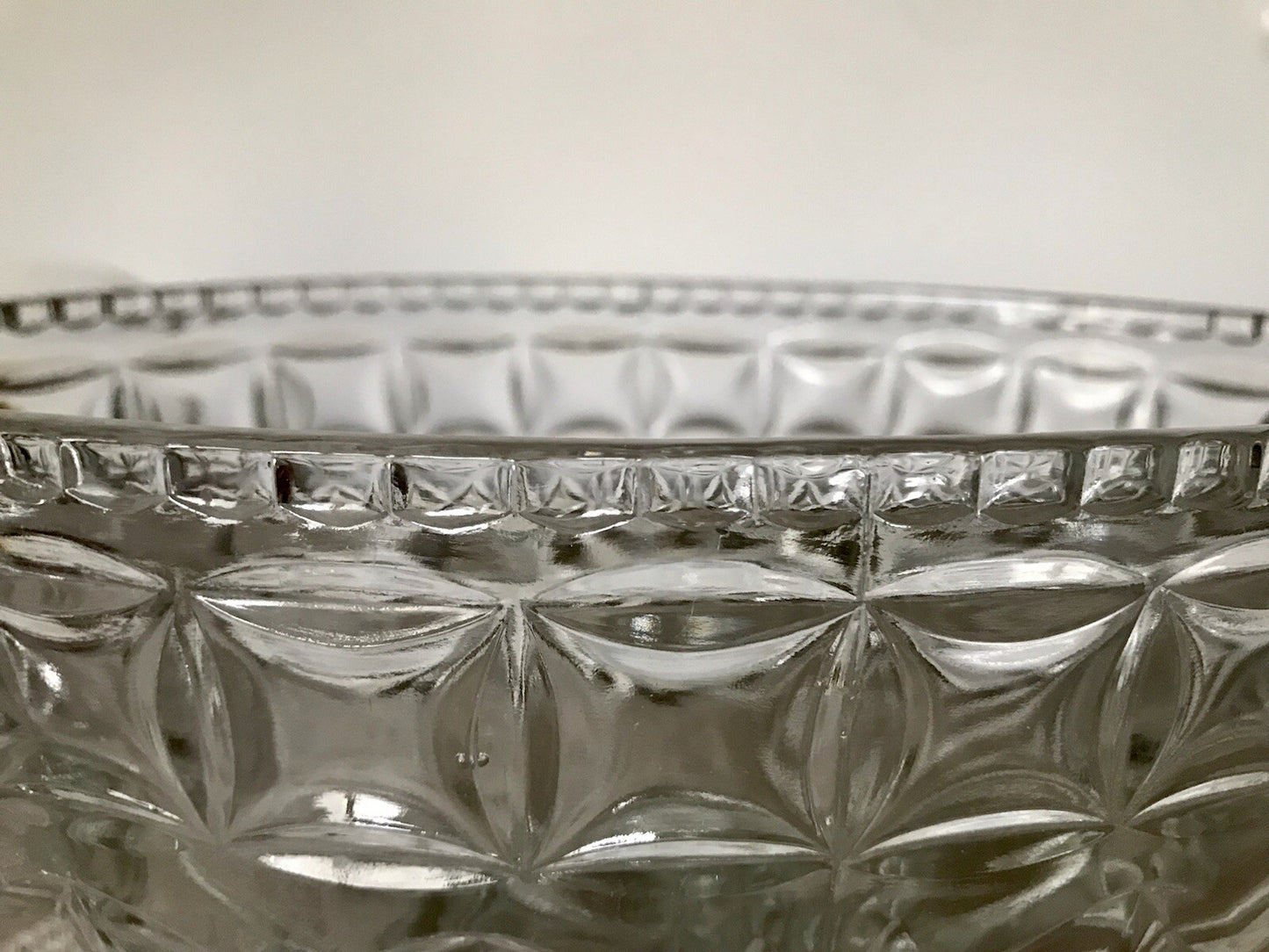 Antik Art Déco Pressglas Glas Schale Fußschale Tafelaufsatz England Jardiniere