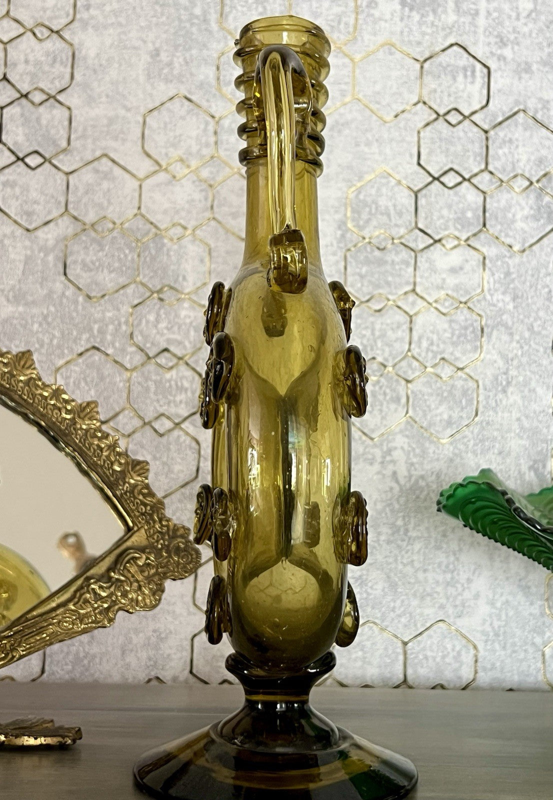 Antik Krug Karaffe Kanne Glas mundgeblasen Waldglas Nuppen FadenAuflagen ~1870
