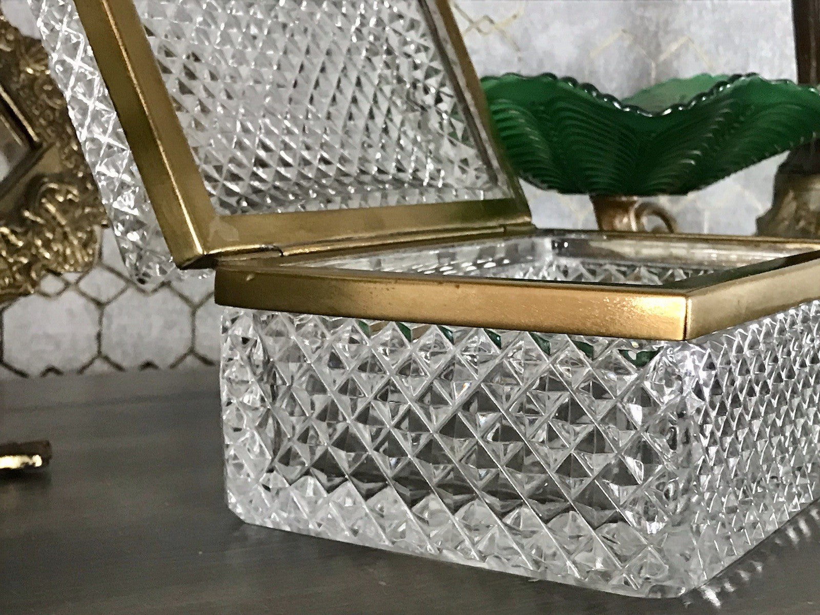 Antik Art Dèco Vintage EDEL Schatulle Deckeldose Bleikristall groß Messingrahmen
