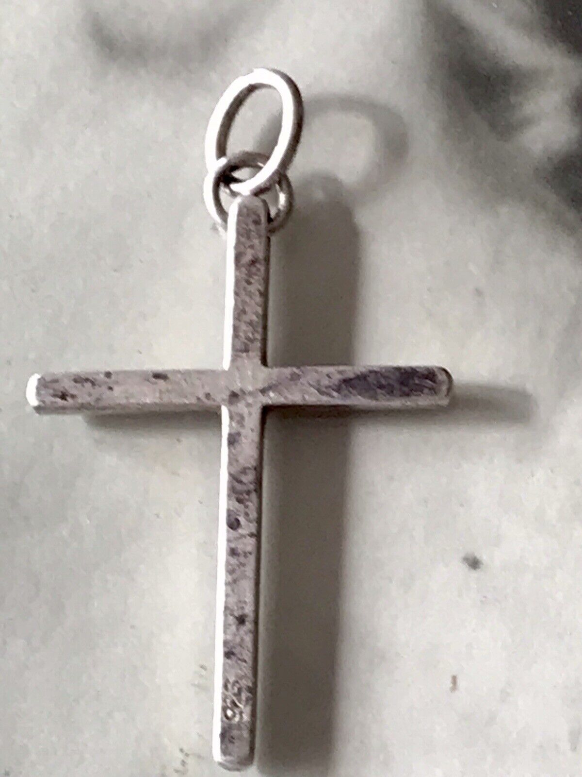 schöne Form 925 Silber Kreuz Anhänger Kettenanhänger mit farblosen Steinen