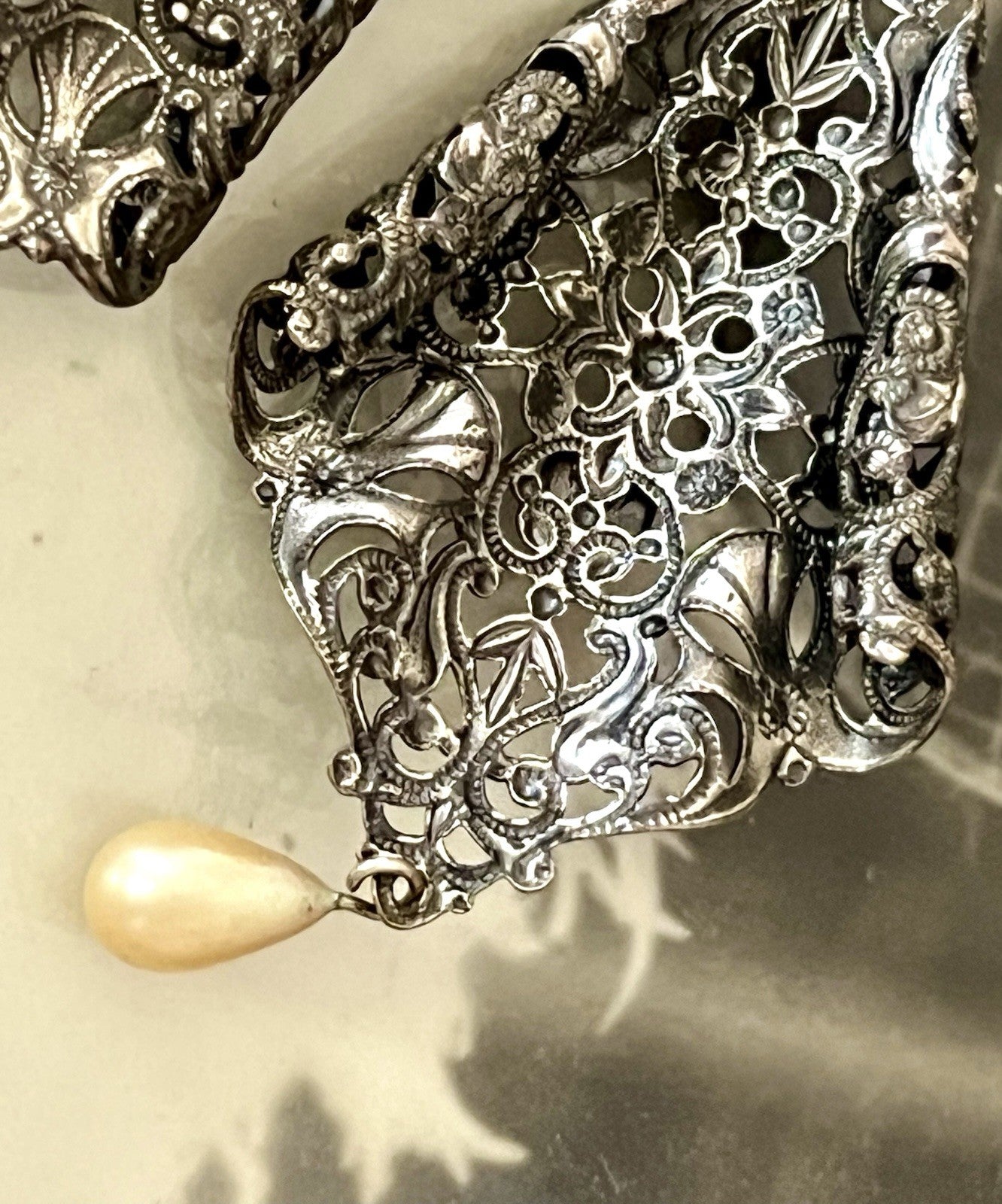 Antik? Vintage Ohrhänger Ohrringe DAMEN versilbert Viktorianisch Onyx Glas?