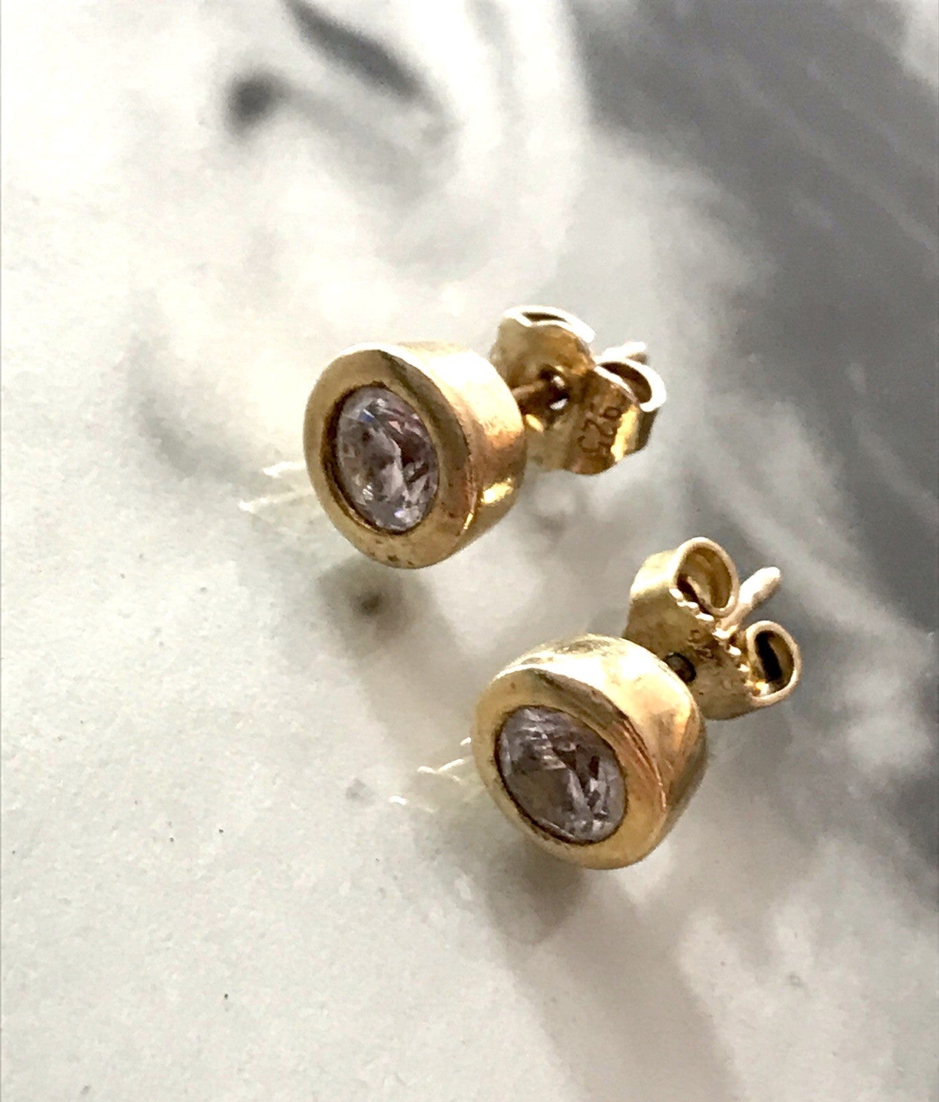 Ohrringe Ohrstecker DAMEN Silber vergoldet gold farblose geschliffene Steine 925