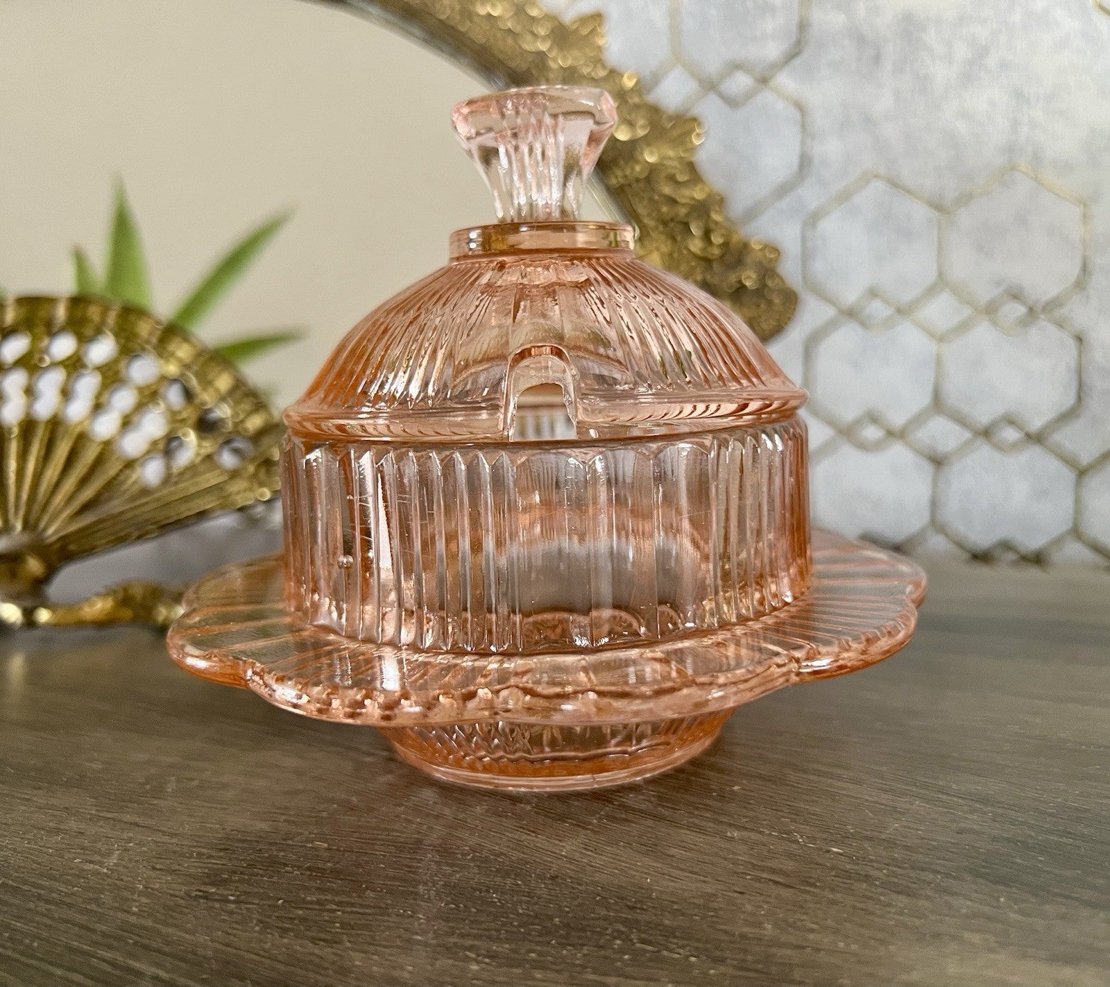 Antik Art Déco Glas Dose Honigdose Zuckerdose? Zierdose Pressglas Rosalin rosa
