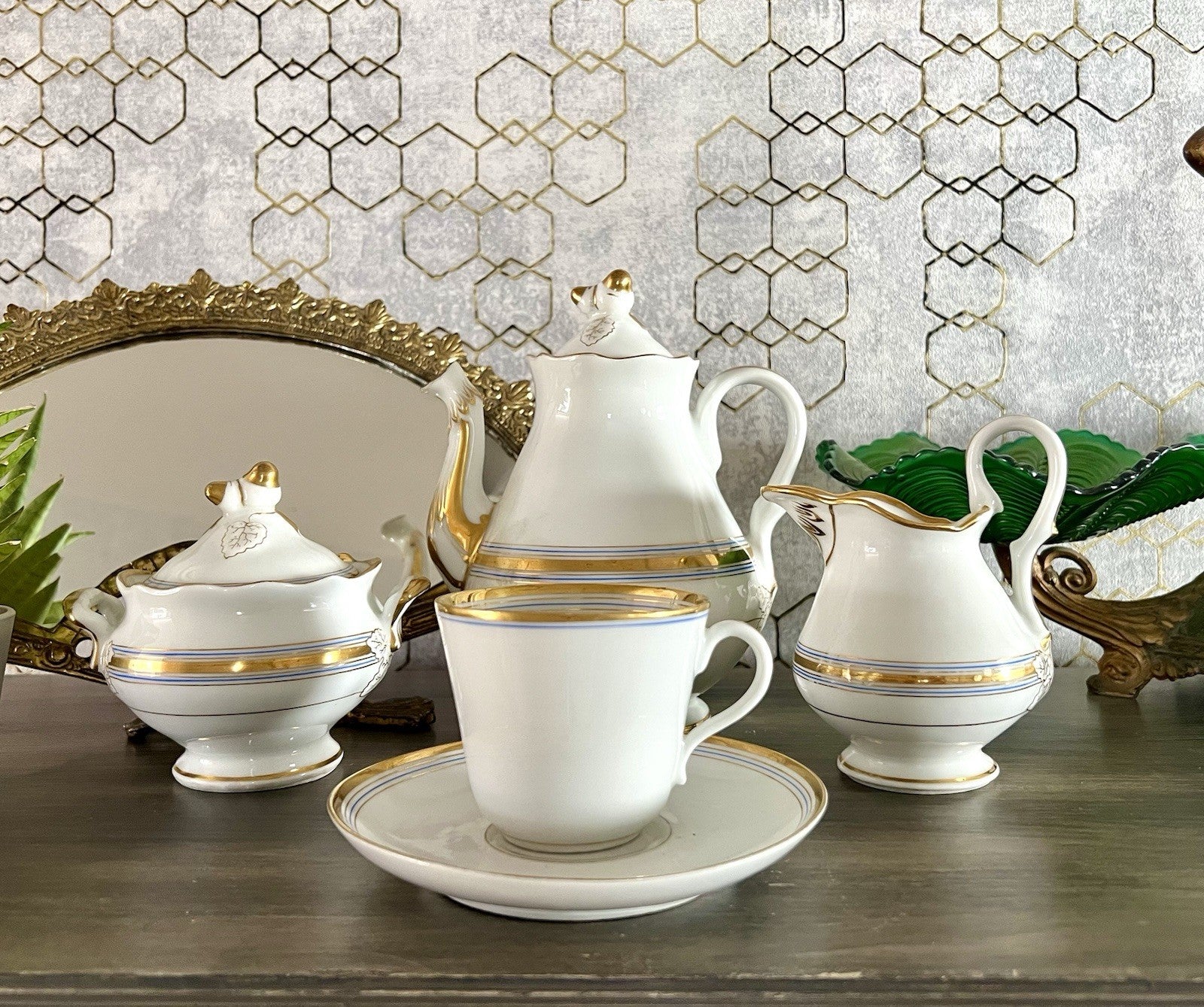 Antik Biedermeier Porzellan Kernstück Plus So schön! weiß gold blau