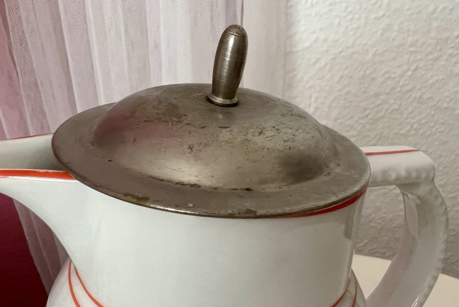 Antik Art Déco Bauhaus Porzellan Kakaokanne Schokoladenkanne Kanne Krug weiß rot