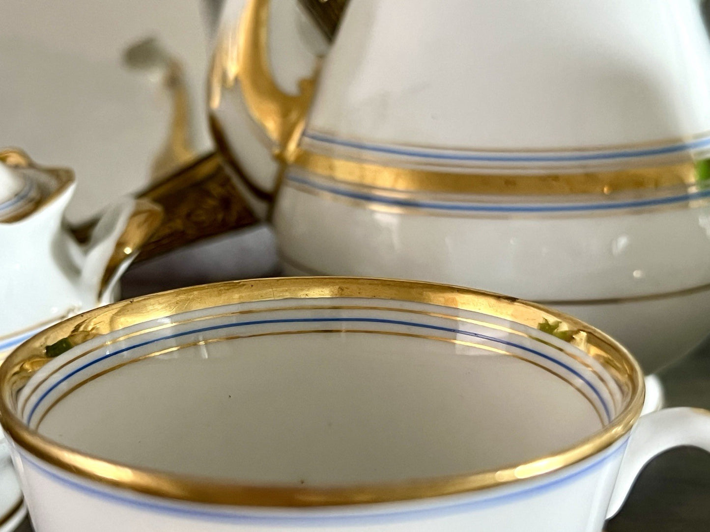 Antik Biedermeier Porzellan Kernstück Plus So schön! weiß gold blau