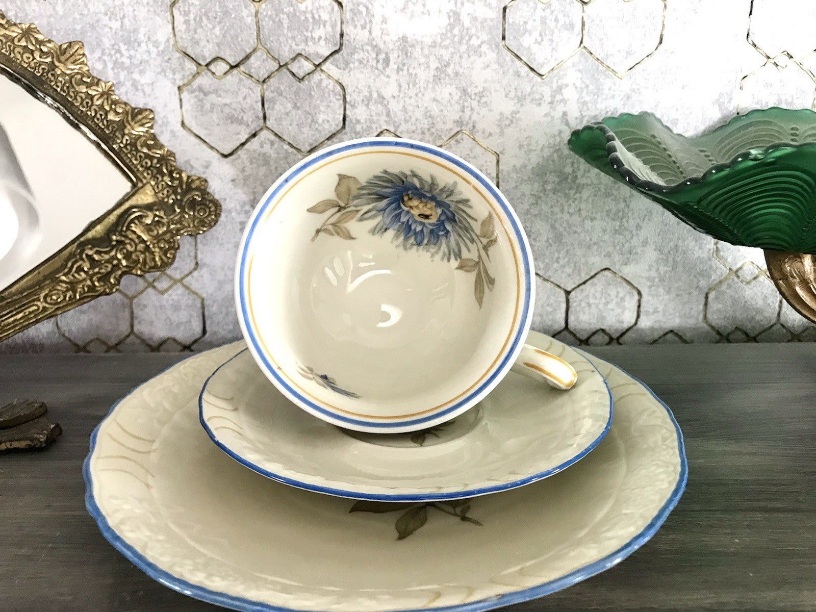 Antik Art Déco Porzellan 1 Kaffee-Gedeck Sammeltasse Distel? Motiv elfenbein