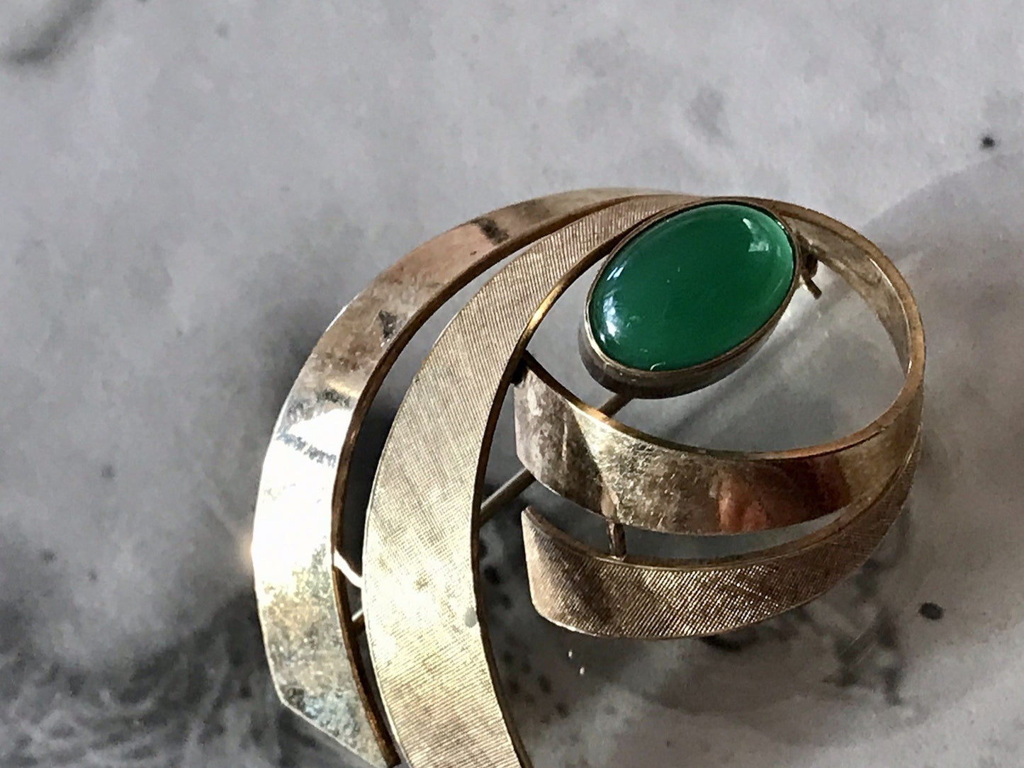 Vintage Edel Brosche Amerik. Doublè vergoldet Brosche grüner Stein