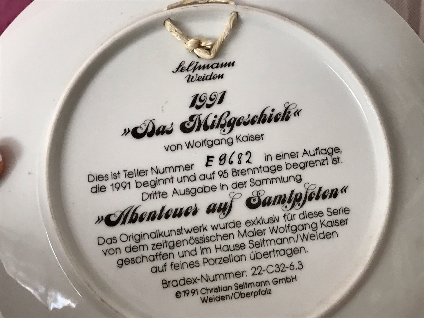 Porzellan Wandteller Zierschale Teller Seltmann Abenteuer auf Samtpfoten 1991