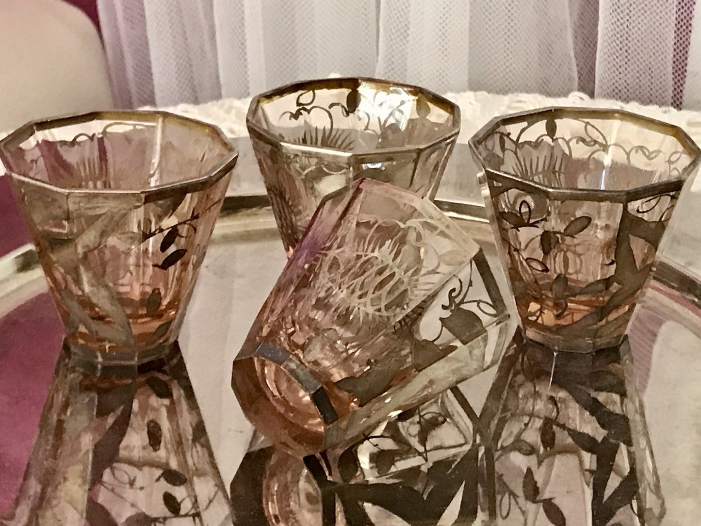 Antik ? Art Déco?  4 Likörgläser Schnapsgläser kantig Silberbeschichtung Böhmen?
