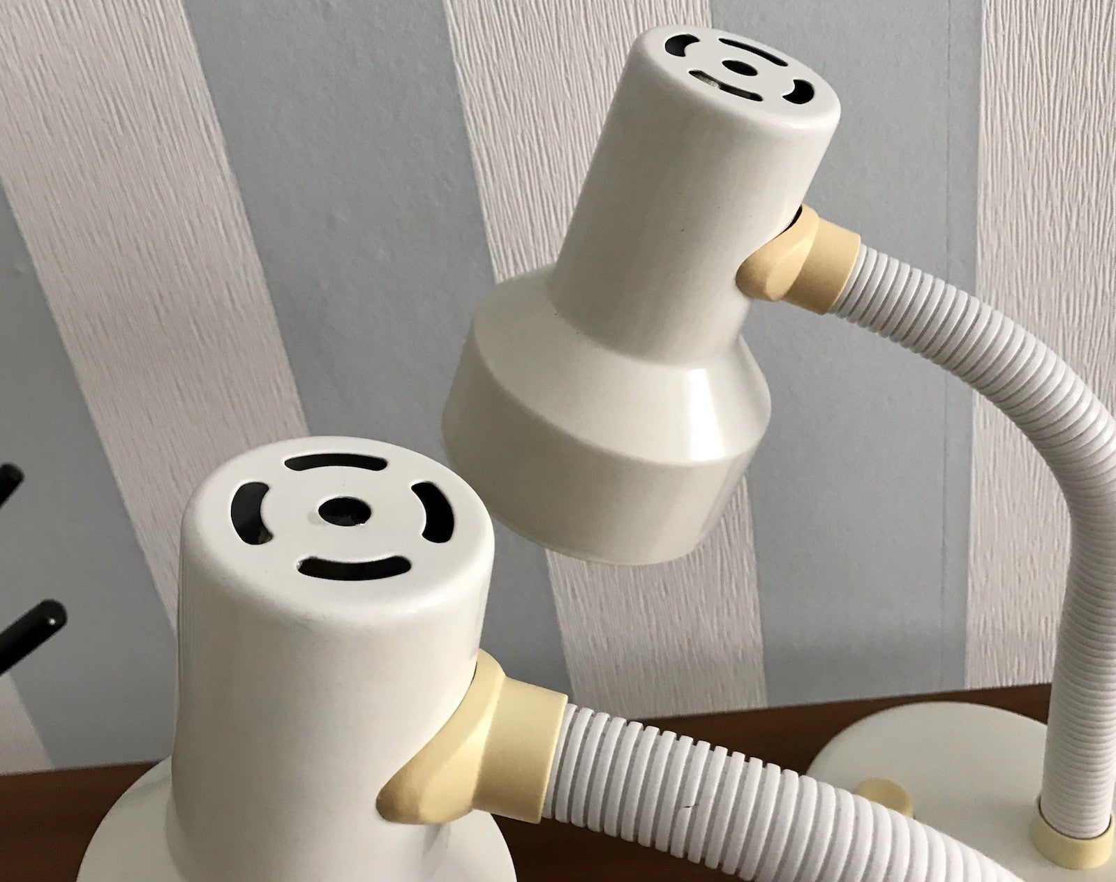 Vintage 70er 80er 2x Gelenkarm Tischleuchte Lampe Leuchte belgisch weiß