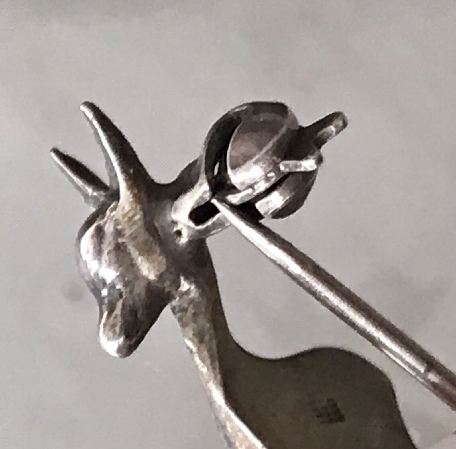 Antik Art Déco Edel Brosche Silber 835 Markasite Rehkitz Grüne Augen