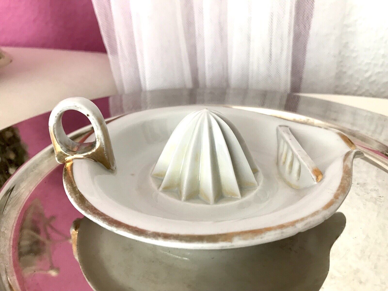 Antik Jugendstil Art Déco Porzellan Zitronenpresse weiß Goldrand