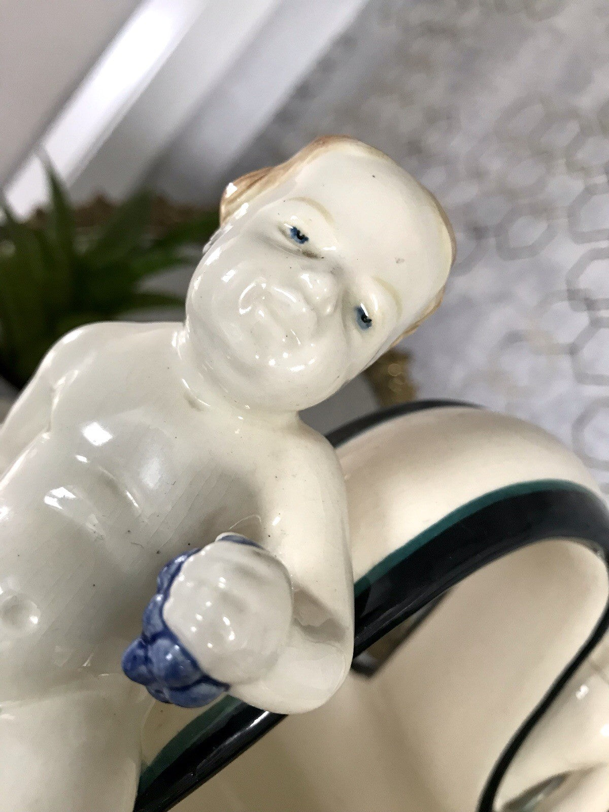 Antik Wilhelm Süß Karlsruher Majolika Keramik Korb Jardiniere Schale mit Putti