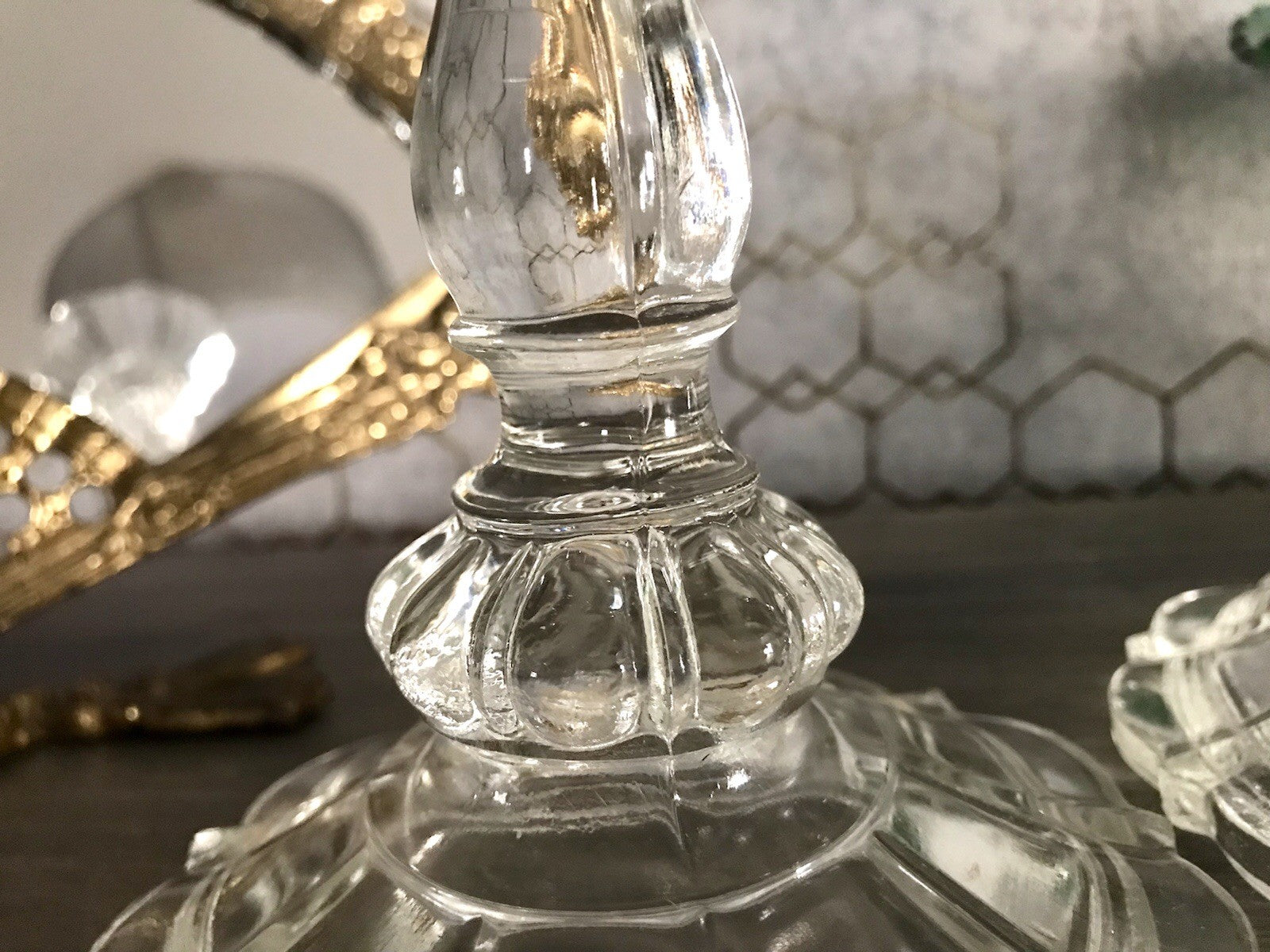 Antik Art Déco 2x Kerzenleuchter Leuchter Kerzenständer Pressglas Glas