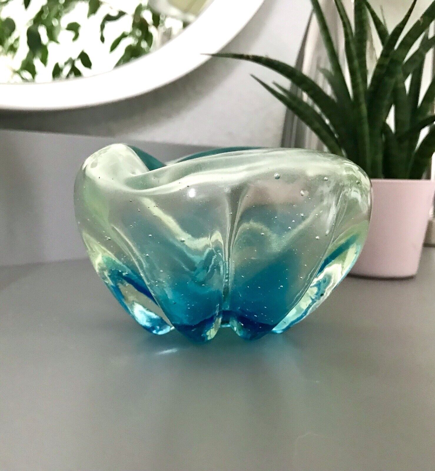 Antik ? Murano ? Schale Glasvase Glas türkis blau seidig schimmernd Lüster