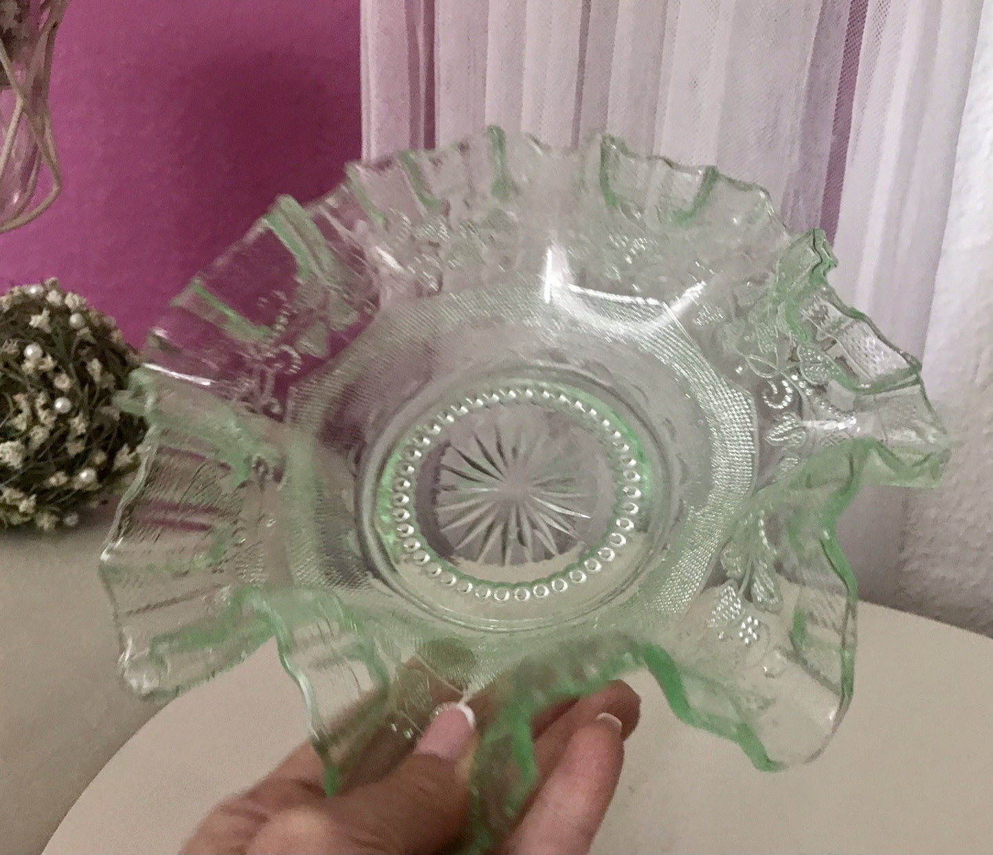 Antik Jugendstil Serviettenrand Pressglas Schale Glas Uranglas grün