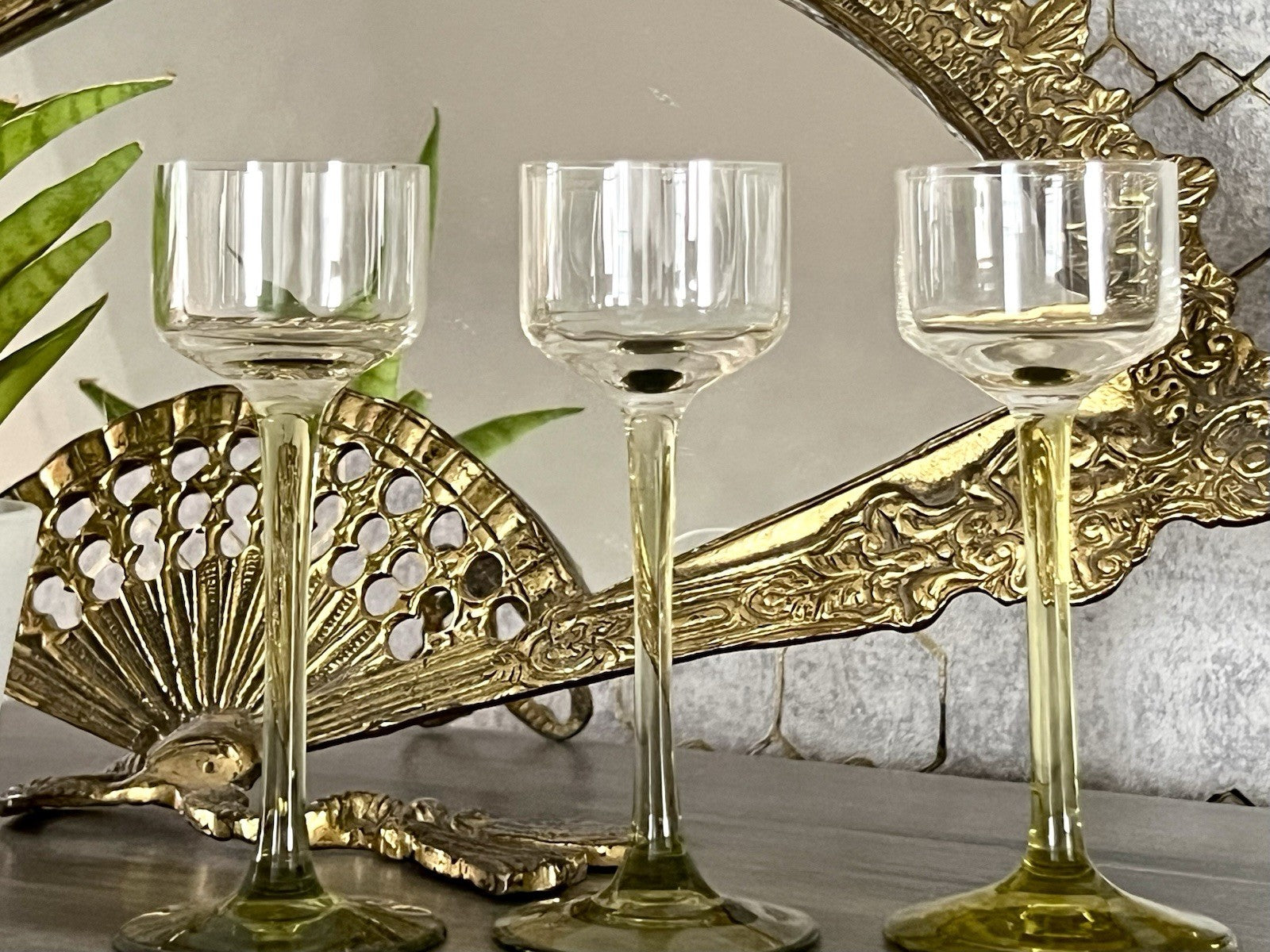 Antik 3x Jugendstil Art Déco Glas Likörgläser Stiel grüngelb optisch gerippt