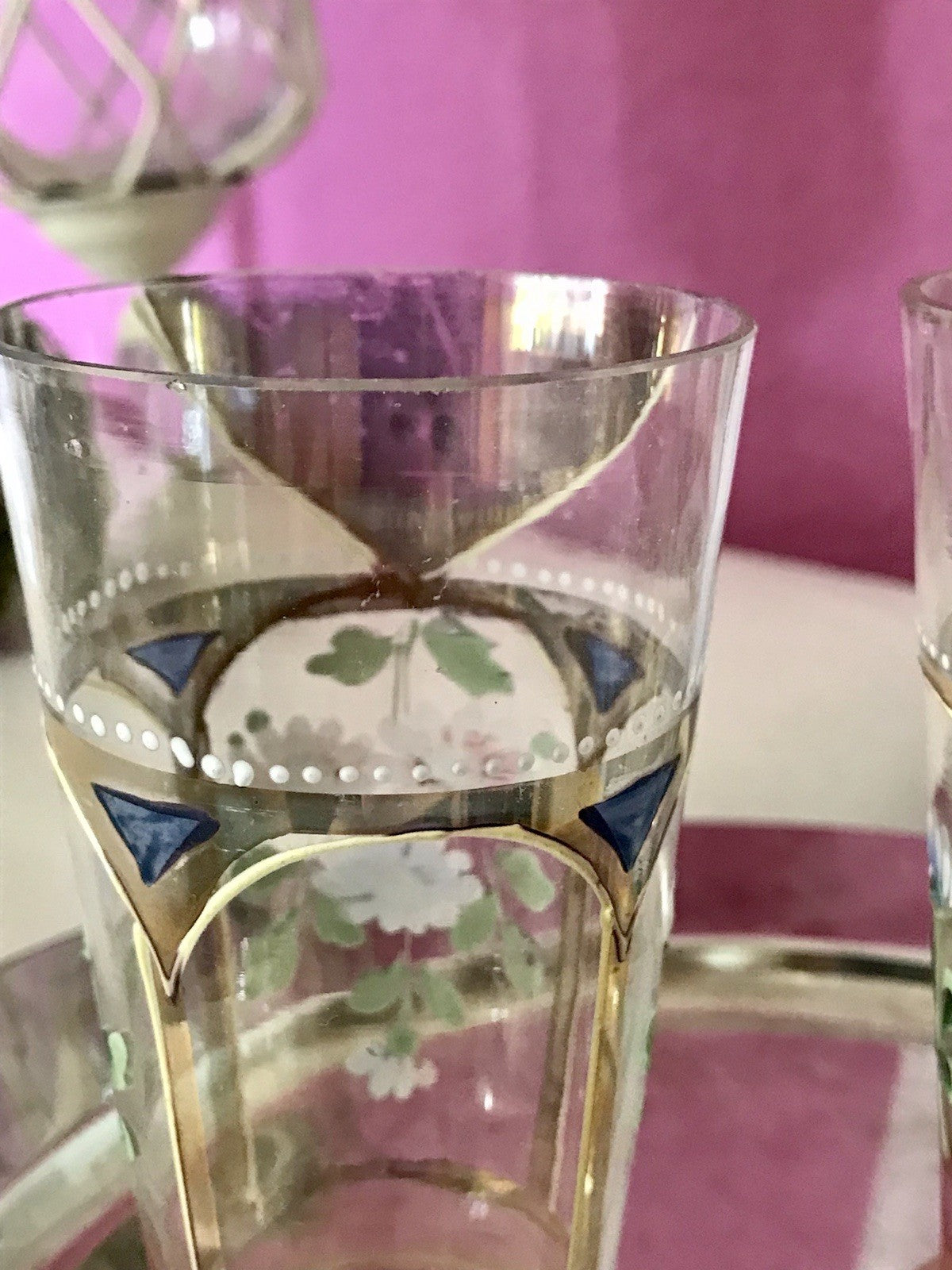 Antik Jugendstil Emaile -Malerei Glas Fußbecher Becher Pokal Bierglas irisierend